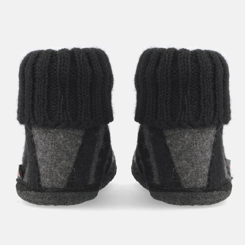 Panda Cabin Shoe